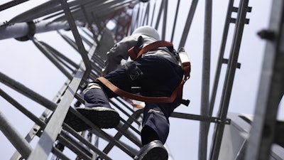 John Deere has obtained 5G licenses in five counties in Iowa and Illinois as part of a FCC auction for the CBRS 3.5 GHz spectrum.