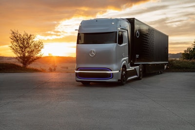 The concept fuel-cell truck will offer ranges up to 1,000 km and more on a single tank of hydrogen.