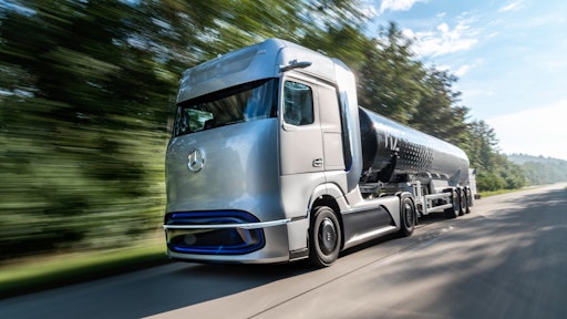 Mercedes benz deals fuel cell truck