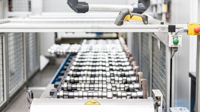 Camshaft production at the DEUTZ facility in Cologne.