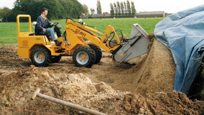 The first GIANT wheel loader