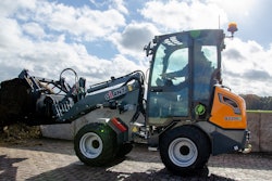 The electric G2200E with cabin