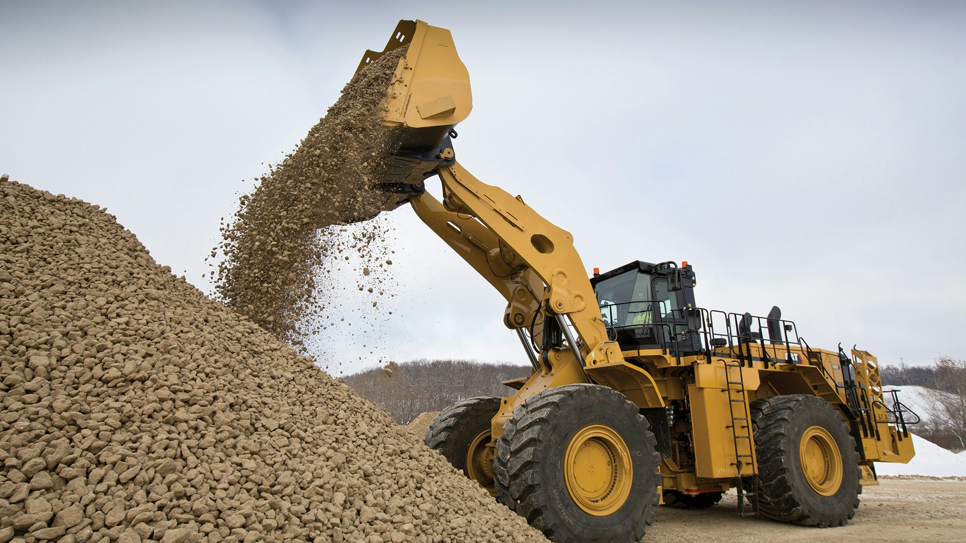 New Cat 992 Wheel Loader is 32% More Productive in Mining Applications | OEM Off-Highway