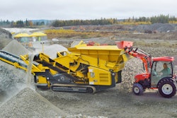 A Goldoni tractor feeding the Keestrack K3 scalper.
