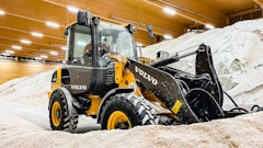 The zero emissions L25 Electric plays a key role in Cologne's winter service provision.