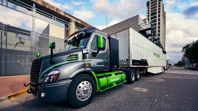 The Hyliion Hypertruck ERX combines a fully electric drivetrain and a natural gas-powered onboard generator for battery recharging.