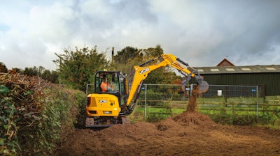 The new 35Z-1 zero tailswing model is a replacement for the previous generation 8035ZTS.