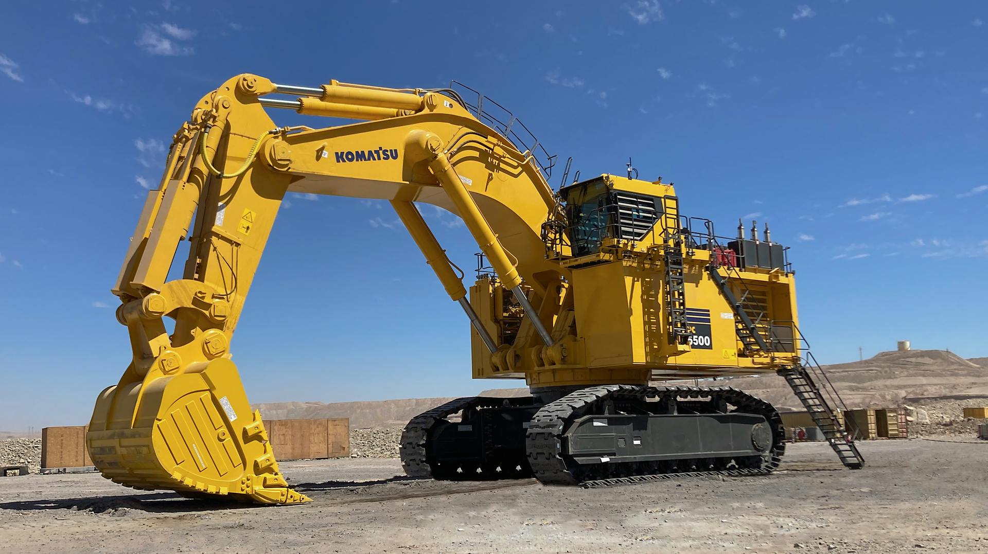 Komatsu Introduces Pc5500 11 Excavator Offering High Productivity Oem Off Highway