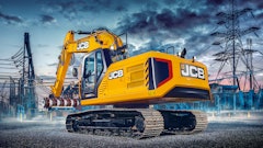 The new 220X crawler excavator is powered by a Stage V compliant JCB engine.