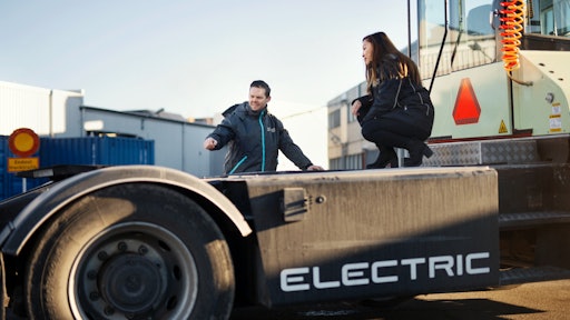 Development Engineer Kerstin Kha and Felix Engström, Project Manager Verification