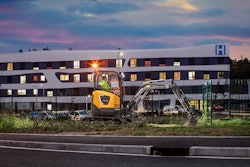 Six Ways The Electric Revolution Is Transforming The Way We Work 01 (2323x1200px)