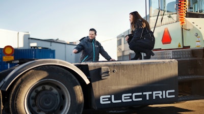 Development Engineer Kerstin Kha and Felix Engström, Project Manager Verification