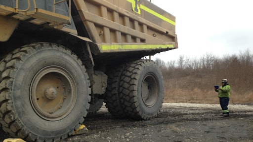 The Doran SmartLink One-Click TPMS tablet can be used by technicians to wirelessly capture digital tire data.