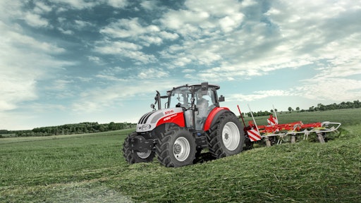 Steyr 4120 Kompakt Hay Rake 589870