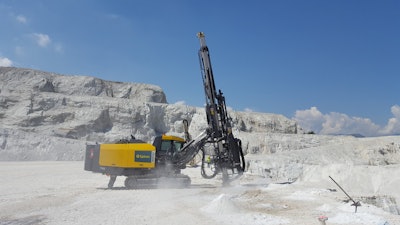 The SmartROC T45 is a tophammer surface drill rig for quarrying and construction.