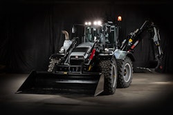 Huddig has delivered the first production model of the HUDDIG TIGON hybrid backhoe loader to a customer.