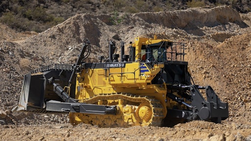 Komatsu D475 8 Closer Up