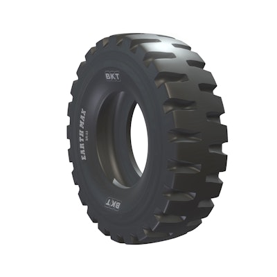 The new 33.00 R 51 size EARTHMAX SR 46 features a special lug block pattern.