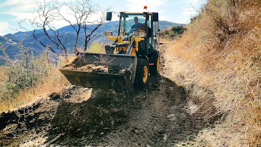 An L25 Electric in operation with Baltic Sands.