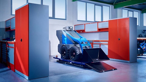 ELEO and Conmeq have signed a new long-term agreement regarding the supply of ELEO battery systems for Conmeq’s fully-electric AS15 skid-steer loader.