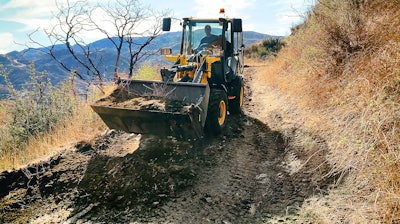 An L25 Electric in operation with Baltic Sands.