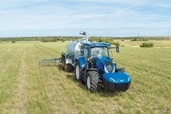 The production model of the T6 Methane Power tractor offers a high level of emissions reduction, earning it the Sustainable Tractor of the Year award.