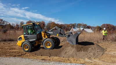 The Volvo L25 Electric compact wheel loader works on a new trail at a federal wildlife refuge.