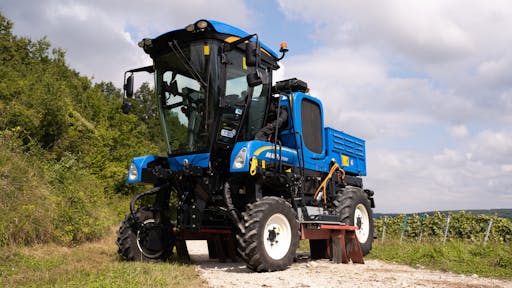 New Holland Agxtend Present The X Power Xpn Concept, An Electric Weeding Solution For Narrow Vineyards 600708