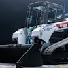 The new Bobcat T7X is powered by a 62 kW battery offering 4 hours of continuous operation or a full day of intermittent use.