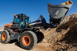 The Doosan DL250-7 wheel loader features several integrated smart technologies.