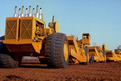 The immense Series LT-360 (Model A-8) electric-digger. Imagine the fuel bill at more than $5.00 per gallon for eight 16-cylinder diesel engines on one machine. Rising fuel costs contributed to the demise of many of Mr. LeTourneau’s multi-engine ideas.