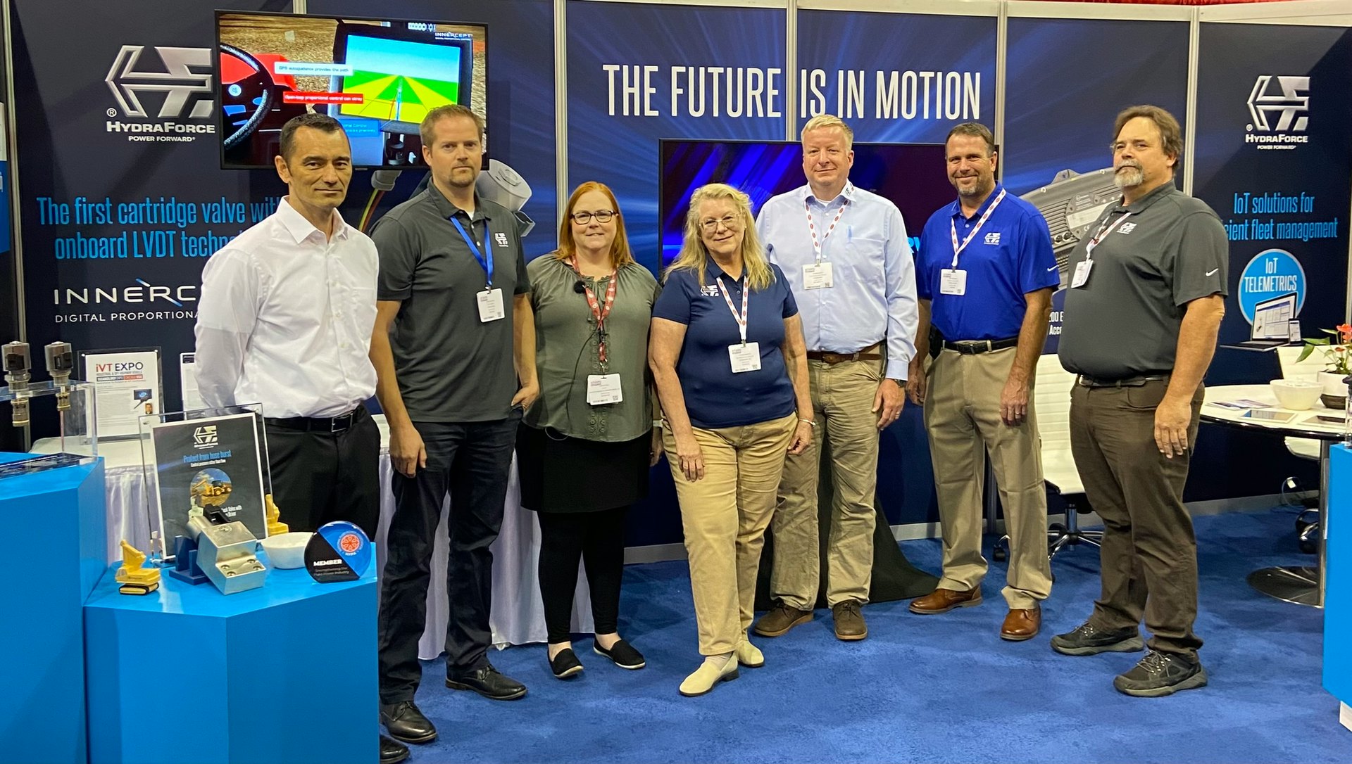 Editor Lori Ditoro with the HydraForce team during iVT Expo 2022