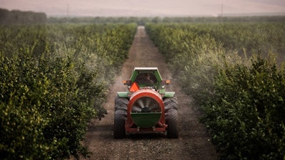 Smart Apply helps growers reduce chemical use, airborne drift and run off, to optimize high-value crop yields and meet sustainability objectives.