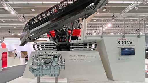 The MAN H4576 hydrogen engine at Interalpin 2023 as a possible solution for a locally CO2-free drive in the PistenBully 800 from Kässbohrer Gelän-defahrzeuge AG.
