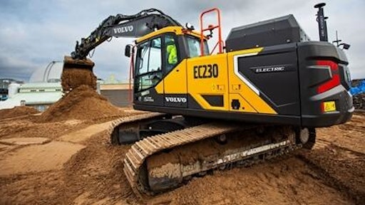 Volvo CE teamed with Air Burners to prove out the charging capabilities of the BioCharger with its new 23-ton crawler excavator, the EC230 Electric. The EC230 Electric is currently in pilot testing across North America ahead of its commercial launch next year.