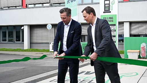 DEUTZ CEO Dr. Sebastian C. Schulte and CTO/CSO Dr. Markus Müller at the opening of the Company's own HVO filling station.