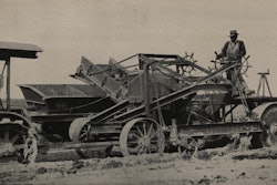 Stroud called its traction drive system for elevating graders Ground Drive. Cleats on the left rear wheel keep turning to power the conveyor. (Stroud Road Machinery Company Bulletin 319, HCEA Archives)