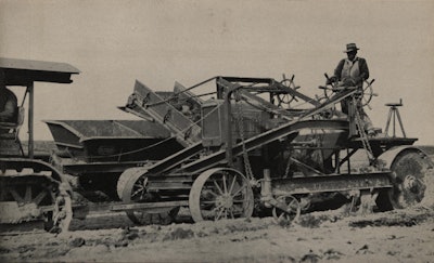 Stroud called its traction drive system for elevating graders Ground Drive. Cleats on the left rear wheel keep turning to power the conveyor. (Stroud Road Machinery Company Bulletin 319, HCEA Archives)