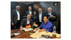 DEUTZ CEO Dr. Sebastian C. Schulte and Mallika Srinivasan, Chairman & Managing Director of TAFE Motors, signing the cooperation agreement.