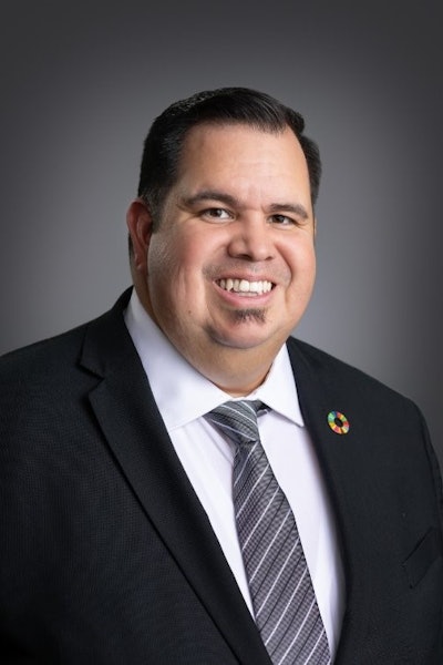 Luis Torres.