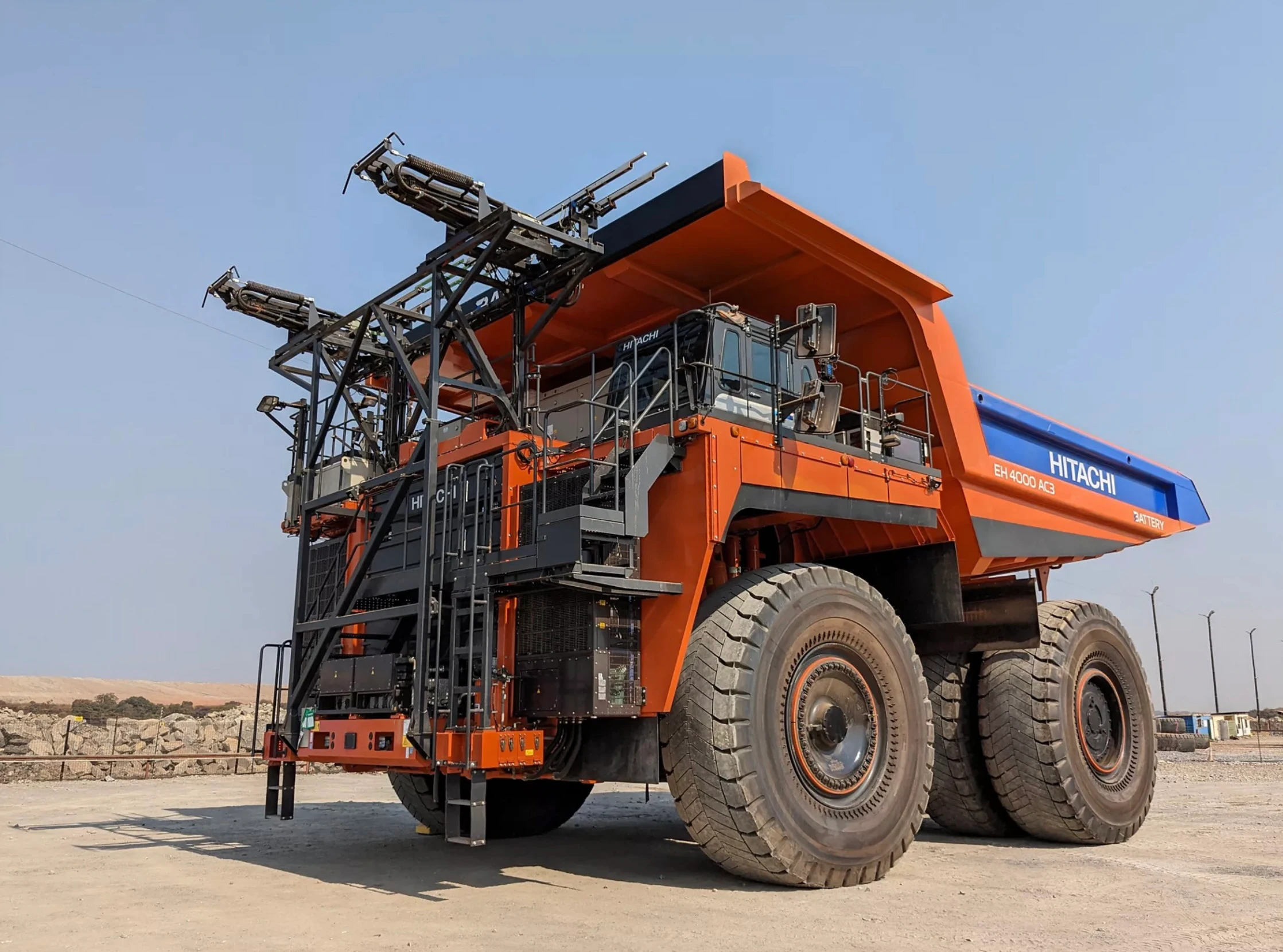 Hitachi Rigid Dump Trucks Emphasize Sustainability at MINExpo 2024 