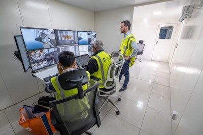 Remote operation training through simulation can help companies that work in the heavy machine industry.