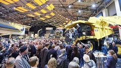 The official tour of the fair by politicians starts after the opening of bauma.