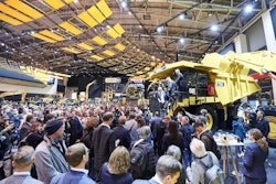 The official tour of the fair by politicians starts after the opening of bauma.
