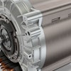 The new oil-cooled 800 V heavy-duty electric motors are available in three installation lengths and power levels.