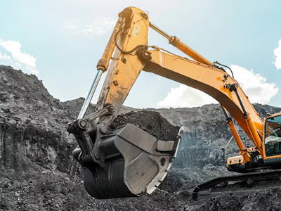 Zhf Wy Dj Cgu4jzv M Largequarrydumptruck bigyellowminingtruckatworksite loadingcoalintobodytruck productionusefulminerals