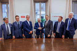 From left to right: Domenico Traverso, President, Fluid Conveyance Division, Danfoss Power Solutions; Professor Andrea Angelo Aurelio Amaduzzi, Board of Receivers; Professor Enrico Cotta Ramusino, Board of Receivers; Dr. Claudio Roberto Calabi, Board of Receivers; Kim Fausing, President and CEO, Danfoss Group; Daniel Winter, President, Danfoss Power Solutions; Jesper V. Christensen; Executive Vice President and CFO, Danfoss Group.